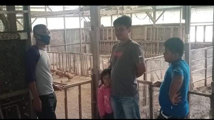 Aipda Afdhal Bustami, bhabinkamtibmas di Kota Pariaman, Sumatera Barat (Sumbar) yang kerap merenovasi rumah tak layak huni milik warga.
