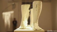 Sebuah studi empiris mengenai isu kreativitas usia senior pernah dipublikasikan pada 1835. Ternyata benar bahwa peneliti atau psikolog yang mempelajari pencapaian kreatif dalam siklus kehidupan secara umum, telah menemukan bahwa puncak kreativitas seseorang berada di antara usia pertengahan hingga akhir 30-an tahun atau di awal 40-an. 