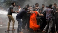 ISB merupakan bagian terbesar dari utang luar negeri Sri Lanka sebesar US$ 12,55 miliar. Termasuk dengan Asian Development Bank, Jepang, dan China di antara pemberi pinjaman utama lainnya. Dalam tinjauan ekonomi negara yang dirilis bulan lalu, IMF mengatakan bahwa utang publik telah meningkat. Sementara cadangan devisa Sri Lanka tidak cukup untuk pembayaran utang.  