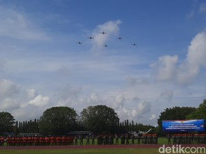 Momen Parade Pesawat Tempur Warnai HUT TNI AU di Yogya