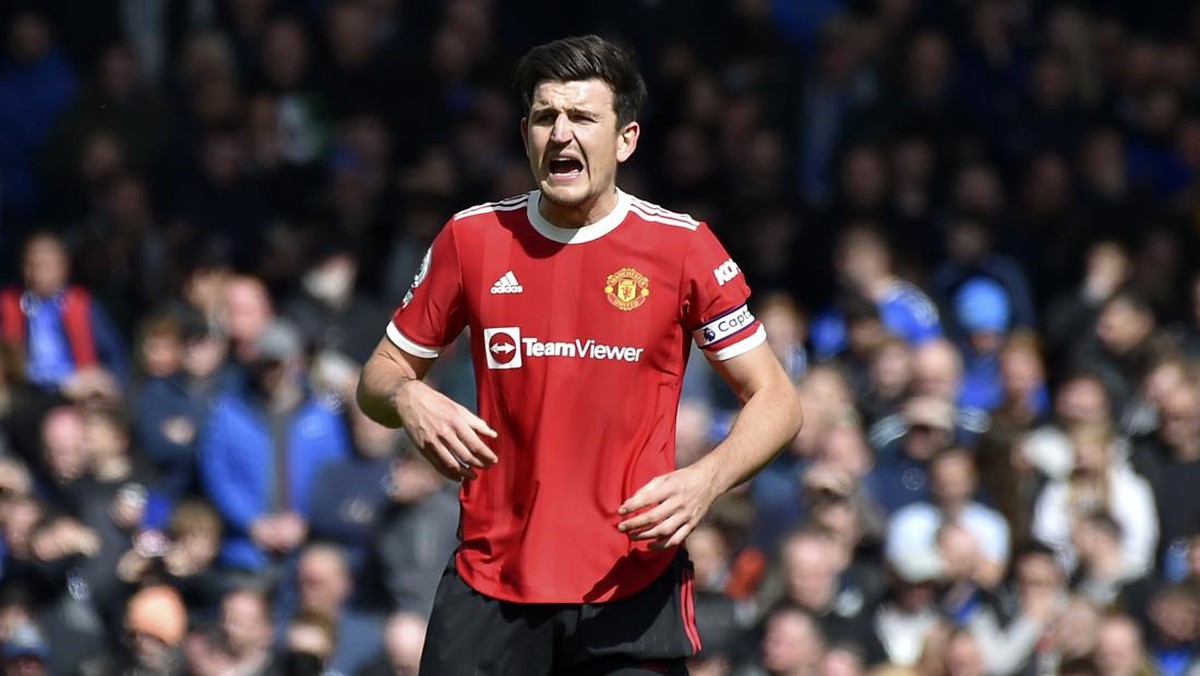 Bek Manchster United, Harry Maguire, teriak handball ke rekan sendiri (Foto: Rui Vieira/AP)