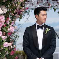 Hyun Bin merasa nama lahirnya akan sulit dibaca. Sebelum debut menjadi aktor, pemilik nama asli Kim Tae Pyeong itu langsung membuat nama panggungnya. Foto: dok. Tom Ford