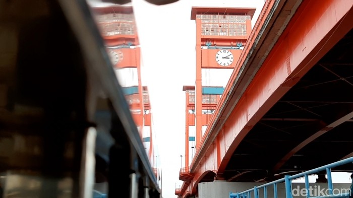Jembatan Ampera, Palembang.