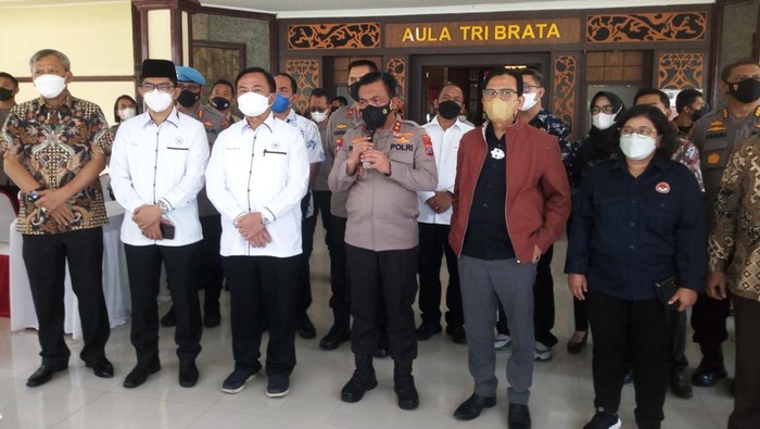 Polda Sumut memberikan keterangan pers terkait kasus kerangkeng  manusia di Langkat.