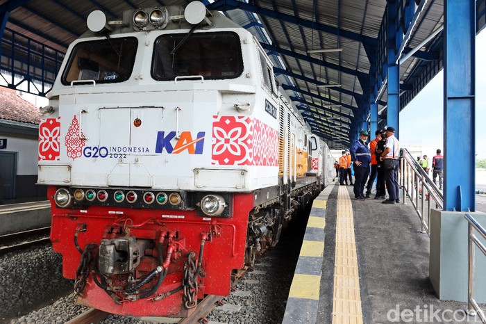 Kereta Api (KA) Pangrango yang melayani perjalanan Bogor-Sukabumi PP