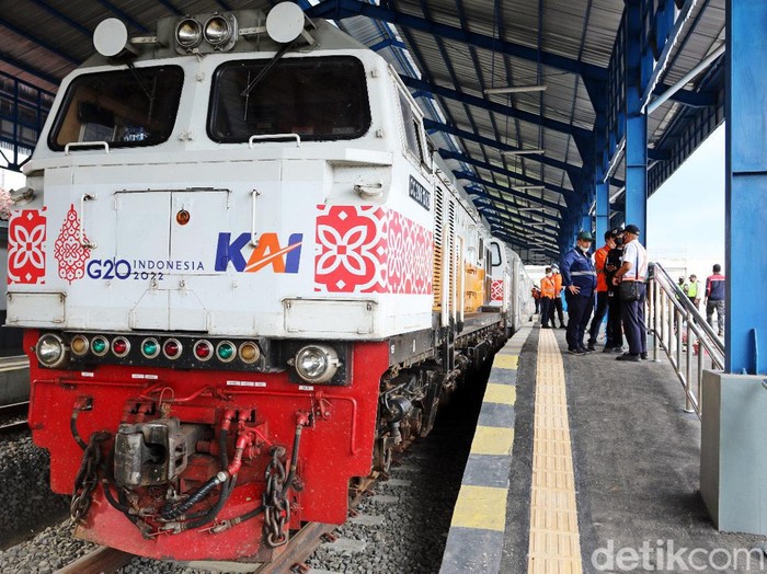 Kereta Api (KA) Pangrango yang melayani perjalanan Bogor-Sukabumi PP