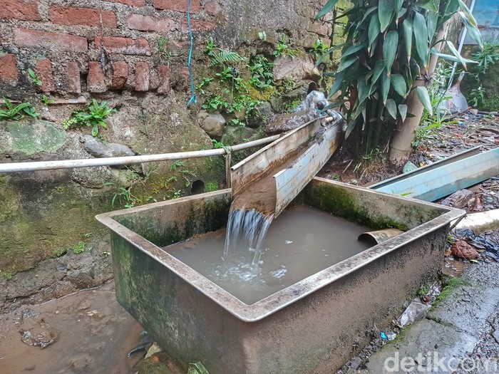 Kondisi air di Kampung Ciwalengke Majalaya Kabupaten Bandung.