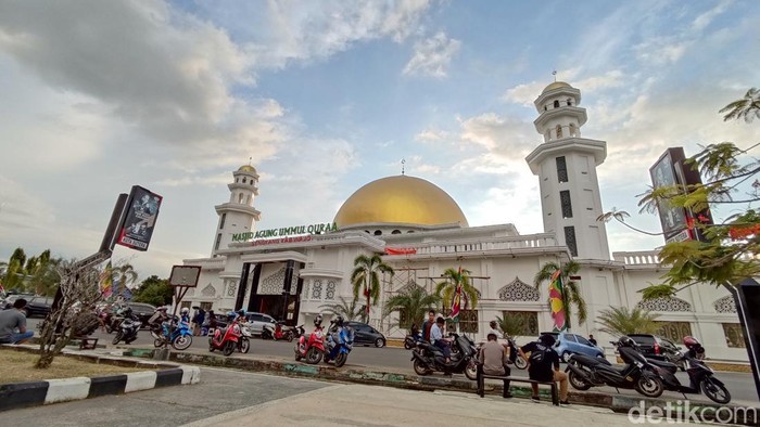 Masjid Agung Ummul Quraa di Sengkang, Wajo dirancang arsitek non muslim (detikSulsel/Agung Pramono)