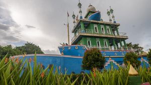 Ada Masjid Unik Berbentuk Kapal di Banten