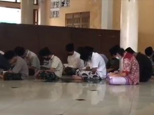 Menengok Tradisi Ngaji Pasanan di Ponpes Gus Mus Rembang