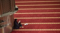 Hadis tersebut menunjukkan betapa besarnya keutamaan membaca Al-Quran, apalagi bila dikerjakan di bulan Ramadhan yang merupakan bulan diturunkannya Al-Quran.  