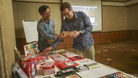 Namun, tidak dipungkiri bahwa selama tahun 2021, penjualan produk Faber-Castell di beberapa negara berkontraksi karena banyaknya penutupan sekolah dan kantor imbas pandemi.  