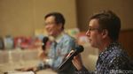 Momen Bos Faber-Castell Gigit Pensil Saat Berkunjung ke Indonesia