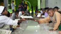 Di sini santri terus digembleng untuk selalu mencintai, membaca, menghafalkan, mengamalkan dan hidup bersama alquran. Kelak para santri akan membawa peradaban baru di kampung halamannya.