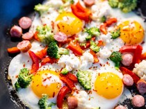 3 Resep Telur Goreng Sosis yang Praktis, Gurih Enak Buat Sarapan
