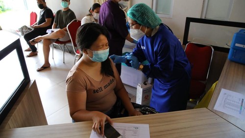 Bandara i gusti ngurah rai membuka layanan vaksinasi