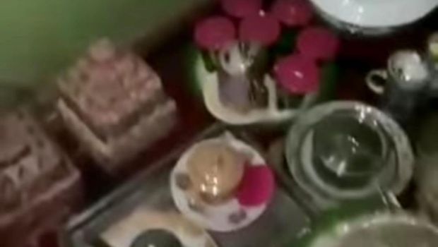 Viral warga gerebek rumah kosong karena dianggap jadi tempat santet di Maros, Sulsel (Dok. Istimewa) Viral warga gerebek rumah kosong karena dianggap jadi tempat santet di Maros, Sulsel (Dok. Istimewa)