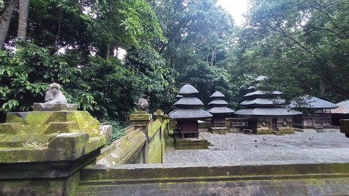 Obyek Wisata Alas Kedaton