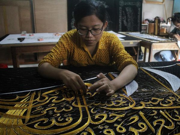 Alhamdulillah, Permintaan Kerajinan Kaligrafi Meningkat Saat Ramadan