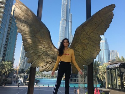 Potret Kartika Kasih, Pramugari Cantik Emirates dari Indonesia