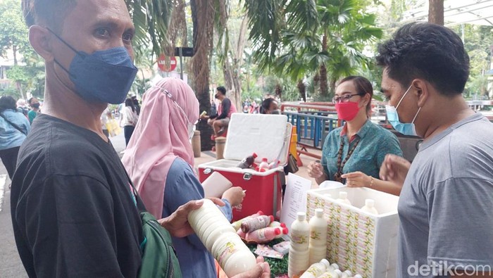 Car Free Day sambil Ngabuburit di Jalan Raya Darmo Surabaya