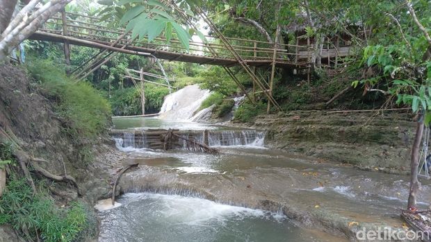 Curug Ciparakan di Pangandaran.