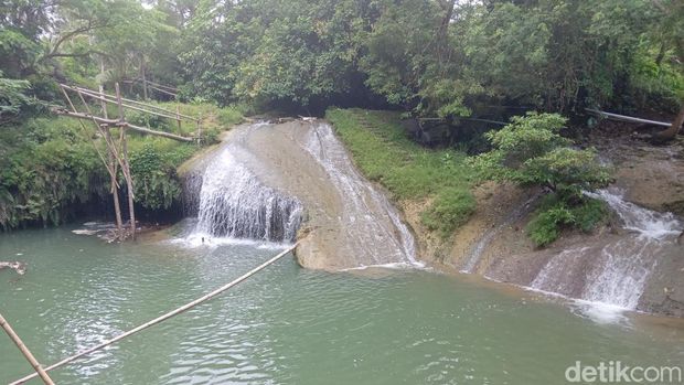 Curug Ciparakan di Pangandaran.