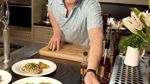 10 Potret Dapur Gordon Ramsay yang Modern dan Elegan