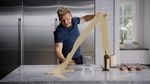10 Potret Dapur Gordon Ramsay yang Modern dan Elegan