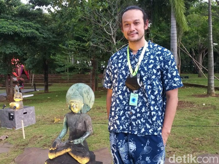 Dwi Sasono pamerkan karyanya di Art Jakarta Gardens 2022.