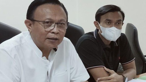 Eks sekda buleleng Dewa Ketut Puspaka dan anak sulungnya DGR