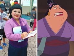 Kreatif! Nenek 50 Tahun Cosplay Karakter Film Wanita Tua