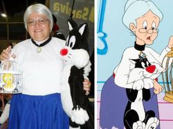 Kreatif! Nenek 50 Tahun Cosplay Karakter Film Wanita Tua