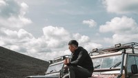 Sebelum Nikita Willy melahirkan, Indra mengajak sang istri liburan dengan konsep kemah. Mereka memilih Utah sebagai tempat liburan yang menyatu dengan alam.  Foto: Instagram @indpriw