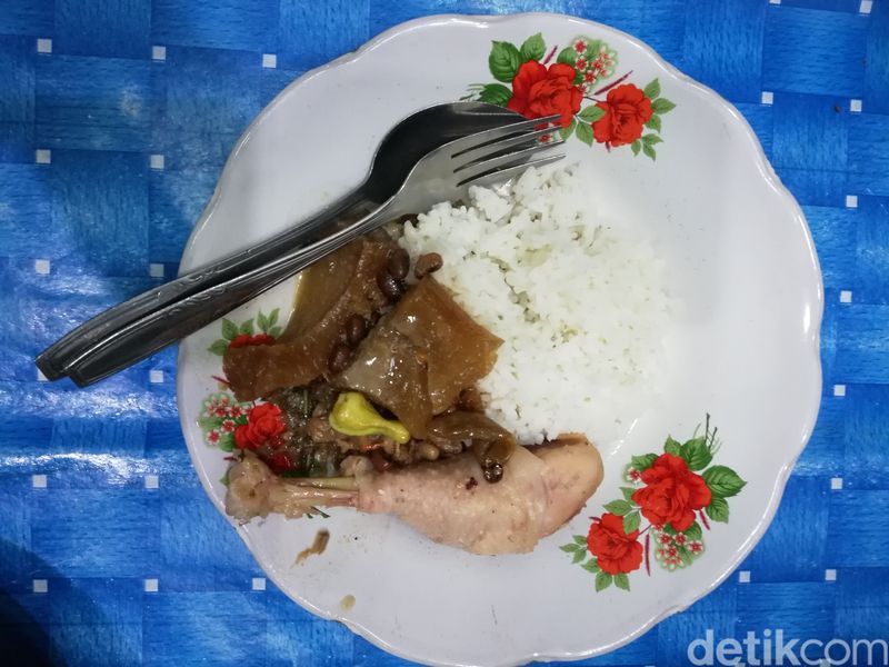 Gudeg ceker Bu Kasno cocok jadi pilihan menu sahur di Solo