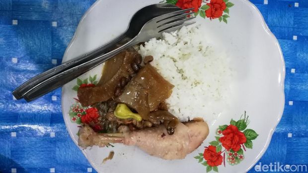 Gudeg ceker Bu Kasno cocok jadi pilihan menu sahur di Solo