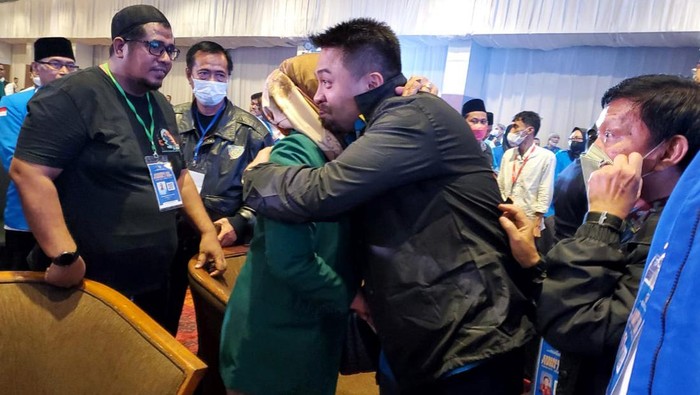Akhirnya konflik ditubuh KNPI berakhir, usai dilaksanakannya Kongres XVI Komite Nasional Pemuda lndonesia (KNPI) yang berlangsung di Hotel Sahid, Jakarta 8-10 April 2022 berjalan dengan lancar.