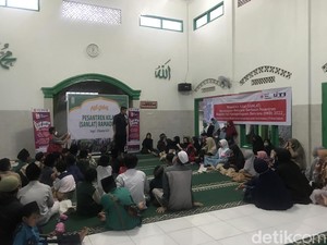 Cara Ngabuburit Tak Biasa Santri di Sukabumi