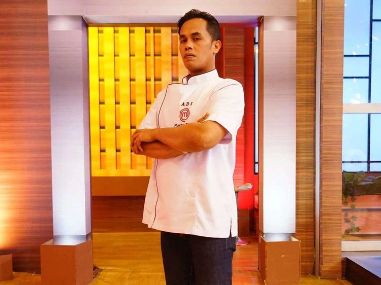 Ini Momen Lord Adi Saat Masak hingga Nikmati Floating Breakfast