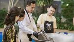 Ini Momen Lord Adi Saat Masak hingga Nikmati Floating Breakfast