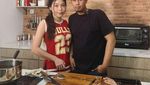 Ini Momen Lord Adi Saat Masak hingga Nikmati Floating Breakfast