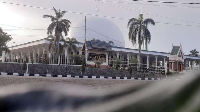 Masjid Al-Falah atau masjid seribu tiang di Jambi