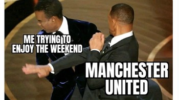 Fans MU mencoba menikmati weekend tapi sering dikecewakan oleh tim kesayangannya. Foto: Twitter