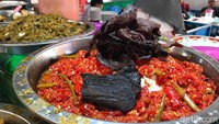 Di Nagari Kapau sendiri, sangat sedikit penduduknya yang berjualan nasi. Hanya ada 7 tempat makan, itu pun dengan tampilan sederhana. Foto: Jeka Kampai