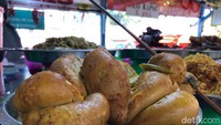 Gulai kapau tentu saja sudah ada sejak adanya Nagari Kapau. Tapi kepopulerannya di kalangan masyarakat luar Kapau berkembang secara bertahap. Foto: Jeka Kampai