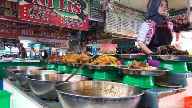Nasi kapau yang kian populer.