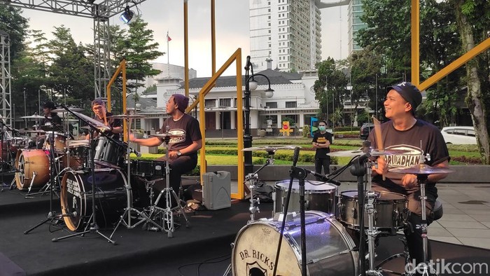 Ngabuburi bareng drummer Bandung.