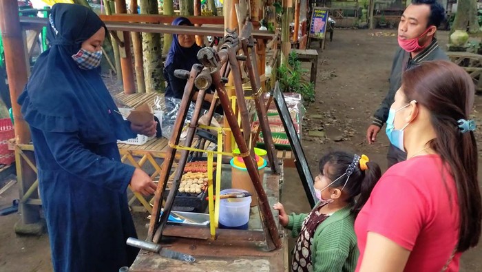 Ngerandu Buko Tradisi Masyarakat Banyuwangi Jelang Berbuka Puasa-Berburu Takjil