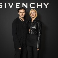 Seperti dikutip dari The Sun, ayah Nicola, Nelson Peltz sempat berhenti kuliah demi menjadi instruktur ski. Namun, ia malah merintis karier sebagai manajer pembiayaan investasi. Ia dikenal berteman dekat dengan Presiden AS Donald Trump dan merupakan salah satu pendukung loyalnya. Kini dia merupakan executive chairman dari Wendy’s, Sysco dan The Madison Square Garden. Foto: Vianney Le Caer/Invision/AP/Vianney Le Caer