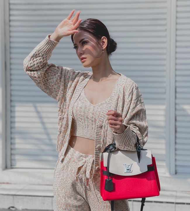 Dikatakan jika ia mempelajari kemampuannya merias dari di Make Up For Ever Academy Jakarta dan Singapura juga Peter F. Saerang Academy Jakarta. Foto: Instagram @nitagunawan09